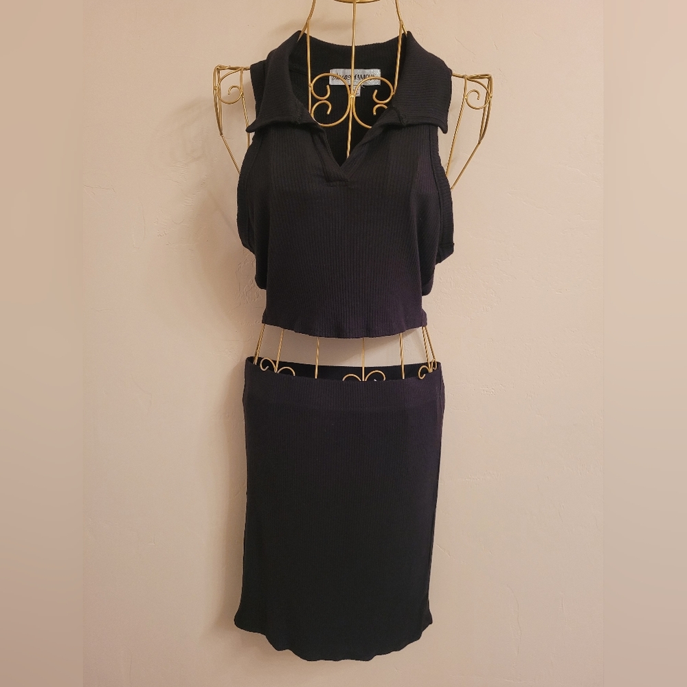 ALMOST FAMOUS Women's Black Two-Piece Set Sleeveless Crop Top and Skirt Size M